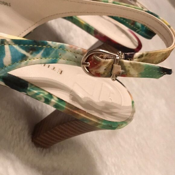 Etienne Aigner Floral Bow Slingback Pumps - Size 7.5M - Picture 7 of 8